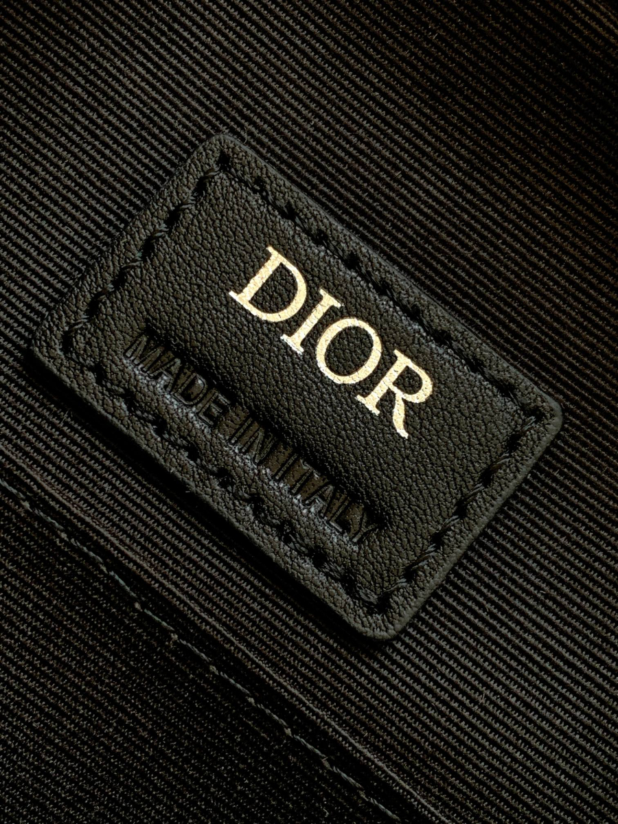 Dior Hit the Road Messenger Bag 디올 히트 더 로드 CD 다이아몬드 메신저백 (네이비, 스몰) 9