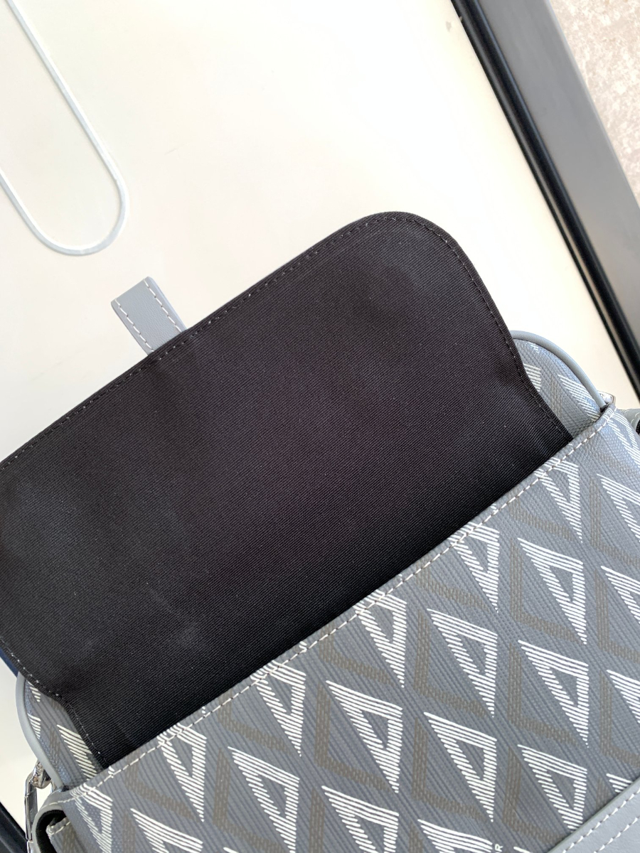 Dior Hit the Road Messenger Bag 디올 히트 더 로드 CD 다이아몬드 메신저백 (그레이, 스몰) 7