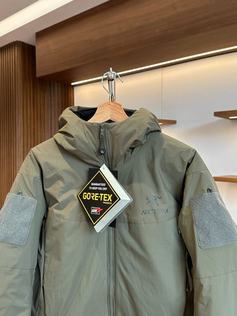Arc’teryx Cold WX LT Gen 2 Hooded Jacket 아크테릭스 콜드 WX LT Gen 2 후드 패딩 자켓 카키 3