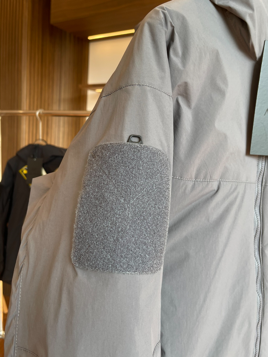 Arc’teryx Cold WX LT Gen 2 Hooded Jacket 아크테릭스 콜드 WX LT Gen 2 후드 패딩 자켓 그레이 3