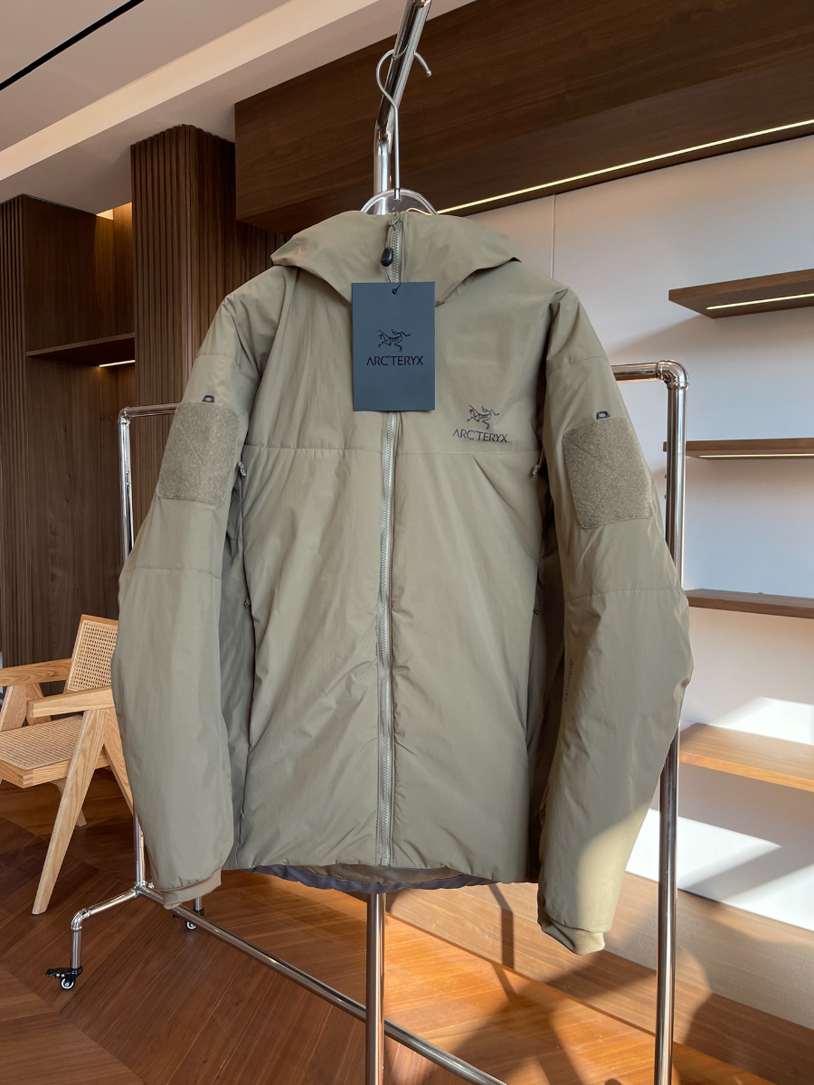 Arc’teryx Cold WX LT Gen 2 Hooded Jacket 아크테릭스 콜드 WX LT Gen 2 후드 패딩 자켓 베이지 1