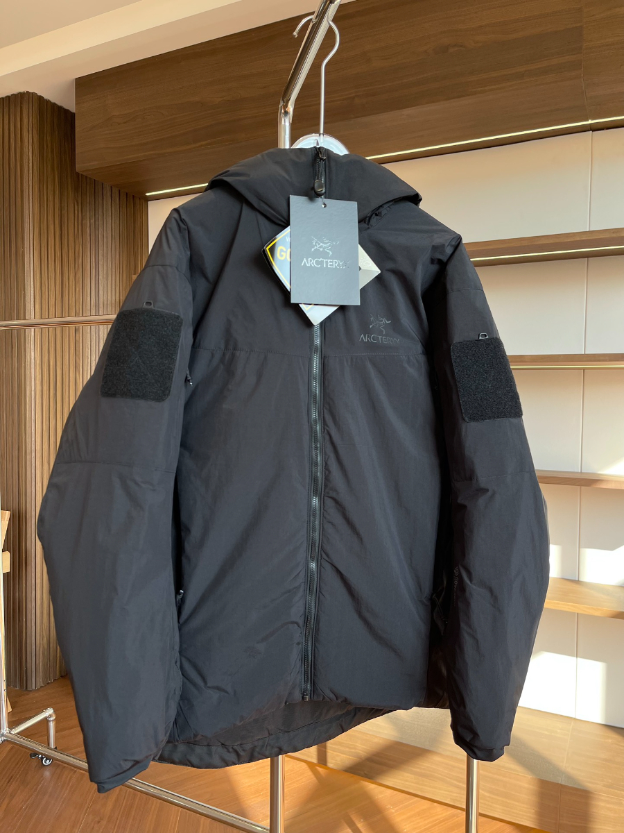 Arc’teryx Cold WX LT Gen 2 Hooded Jacket 아크테릭스 콜드 WX LT Gen 2 후드 패딩 자켓 블랙 2