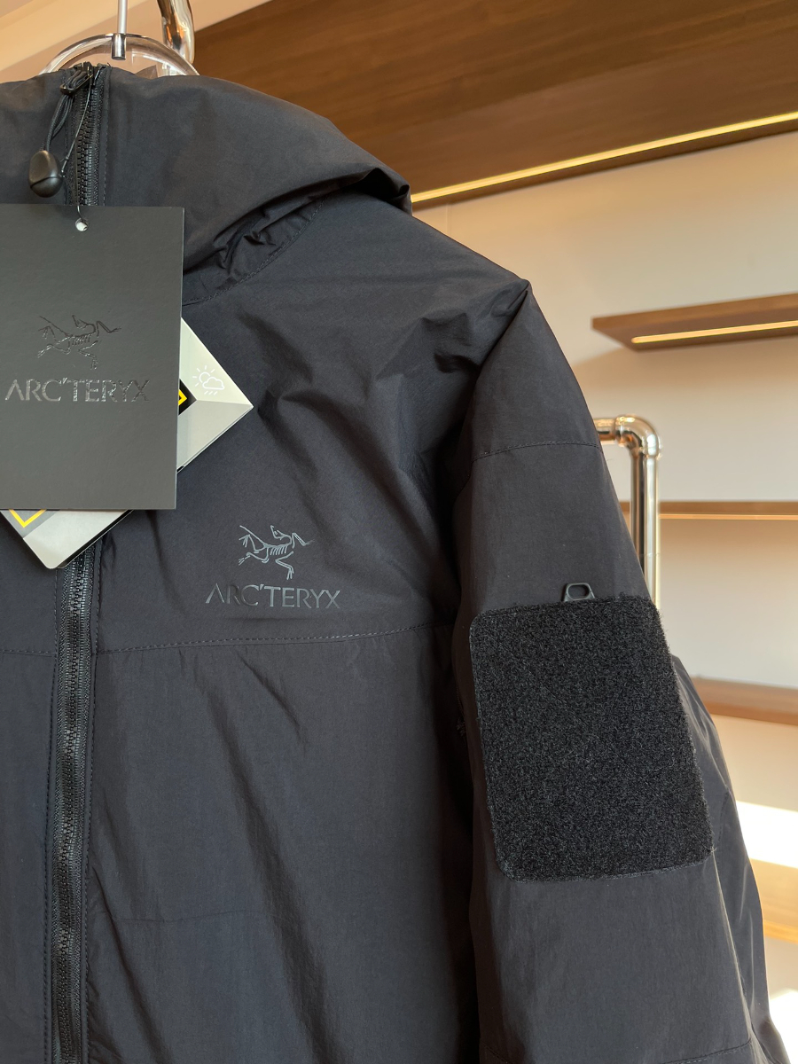 Arc’teryx Cold WX LT Gen 2 Hooded Jacket 아크테릭스 콜드 WX LT Gen 2 후드 패딩 자켓 블랙 4