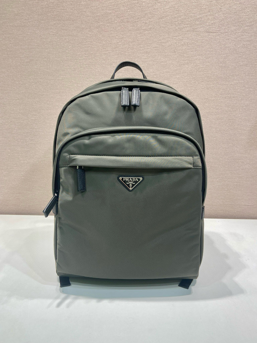 Prada 프라다 2024 나일론 백팩 (높이 43.5cm) 1