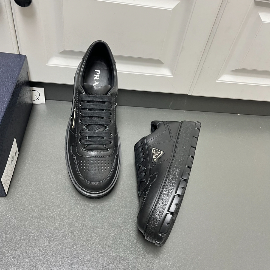 Prada 프라다 2025 남성 비즈니스 두꺼운 밑창 레더 스니커즈 1