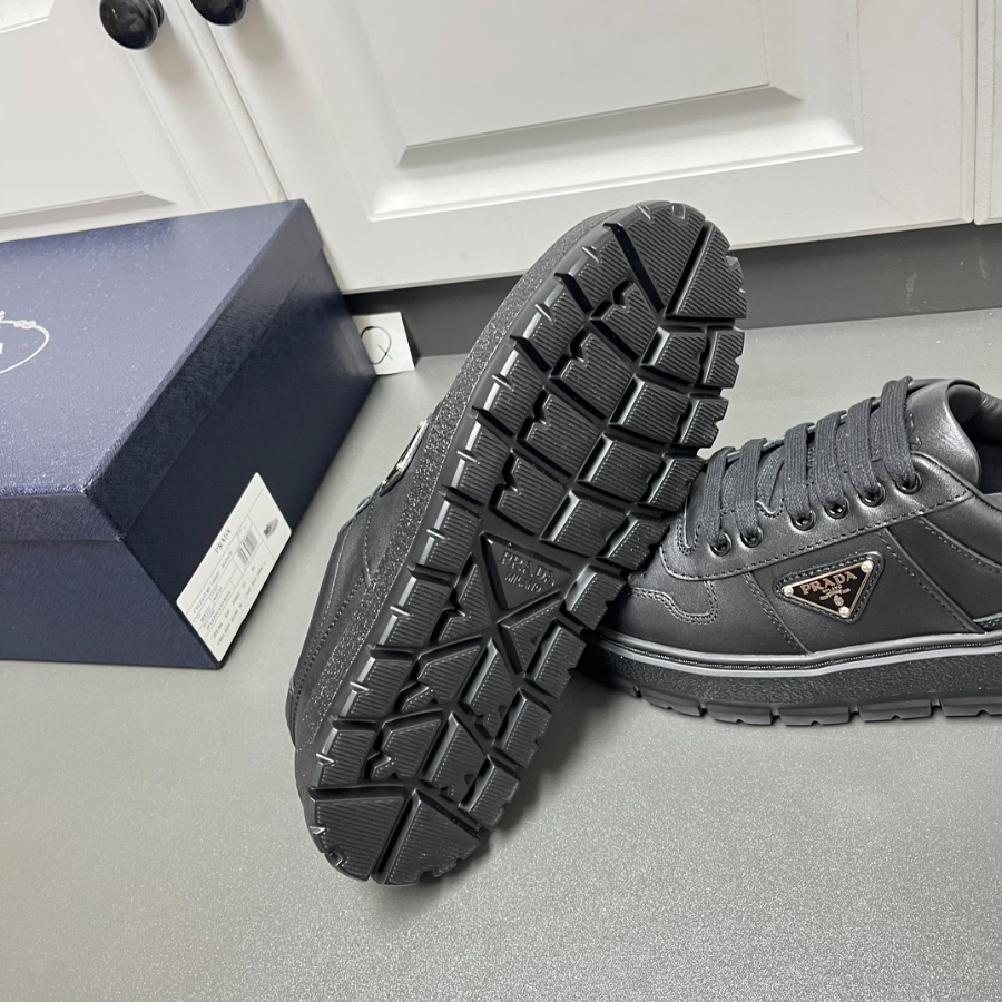 Prada 프라다 2025 남성 비즈니스 두꺼운 밑창 레더 스니커즈 9