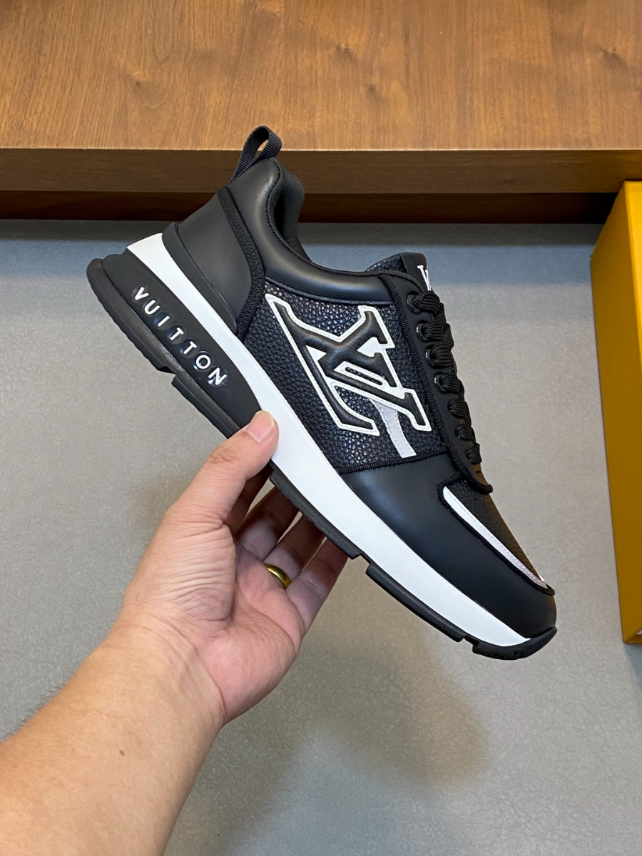 Louis Vuitton 루이비통 남성 트레이너 스니커즈 4