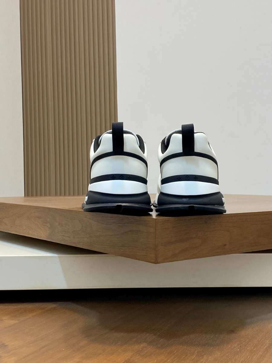 Louis Vuitton 루이비통 남성 트레이너 스니커즈 8