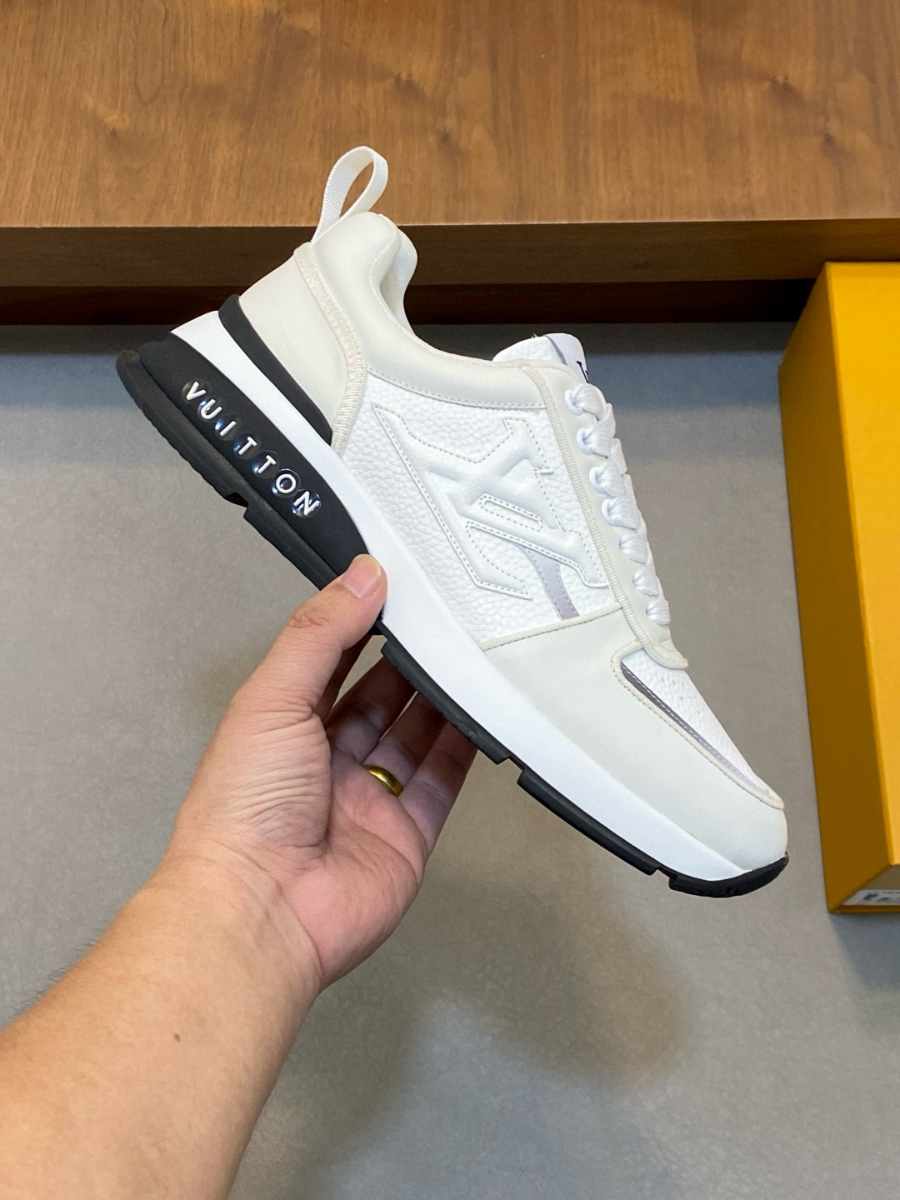 Louis Vuitton 루이비통 남성 트레이너 스니커즈 4
