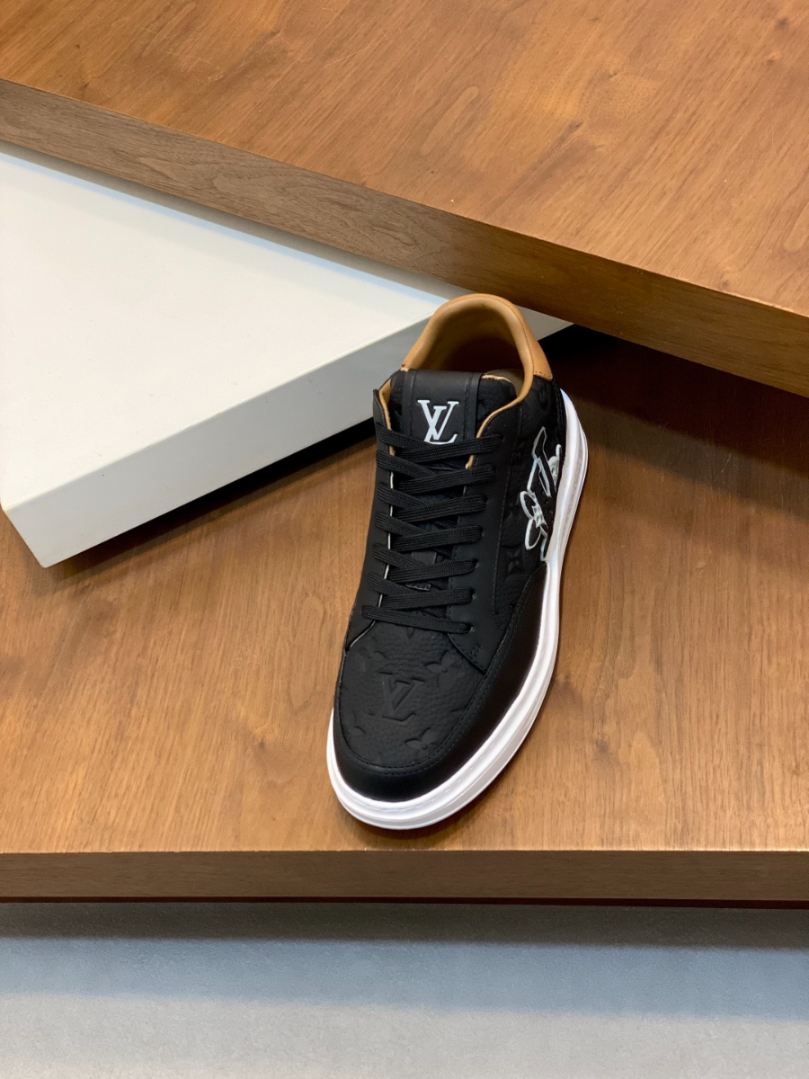 Louis Vuitton 루이비통 트레이너 미드 스니커즈 5
