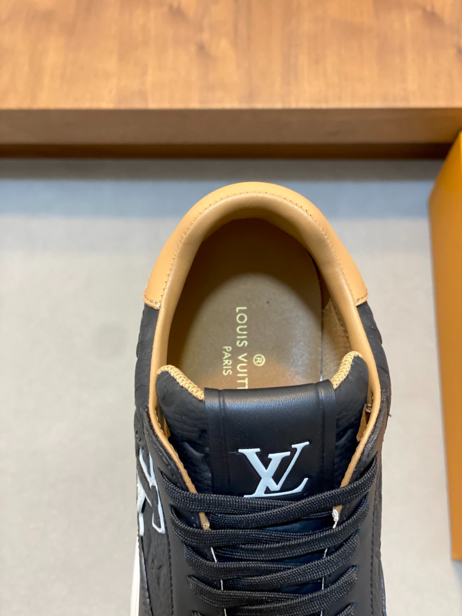 Louis Vuitton 루이비통 트레이너 미드 스니커즈 6