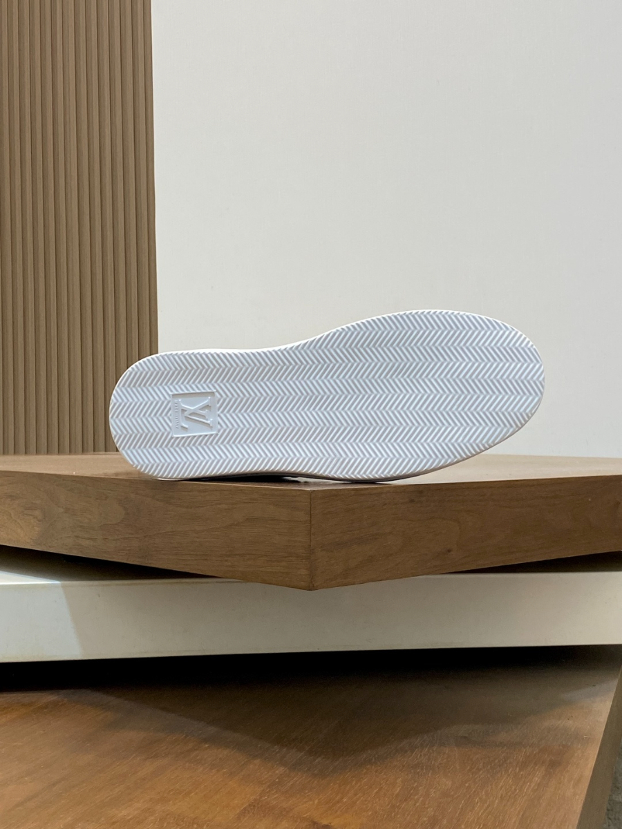 Louis Vuitton 루이비통 트레이너 미드 스니커즈 8