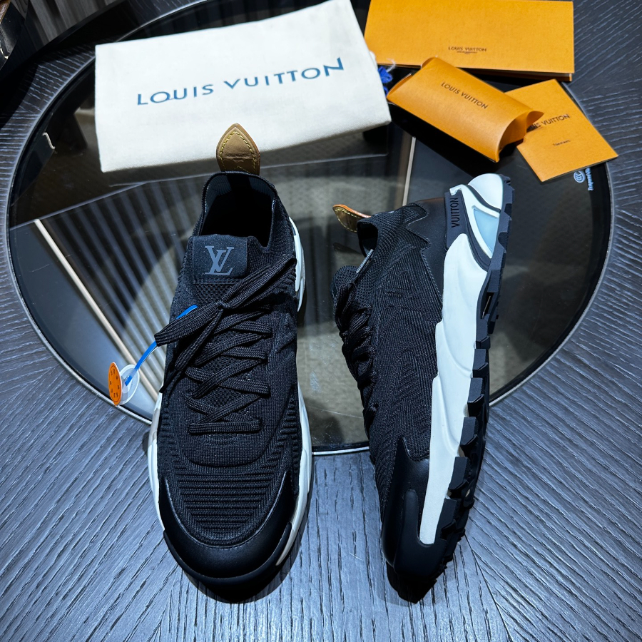 Louis Vuitton 루이비통 Runner Tatic 러너 타틱 스니커즈 1