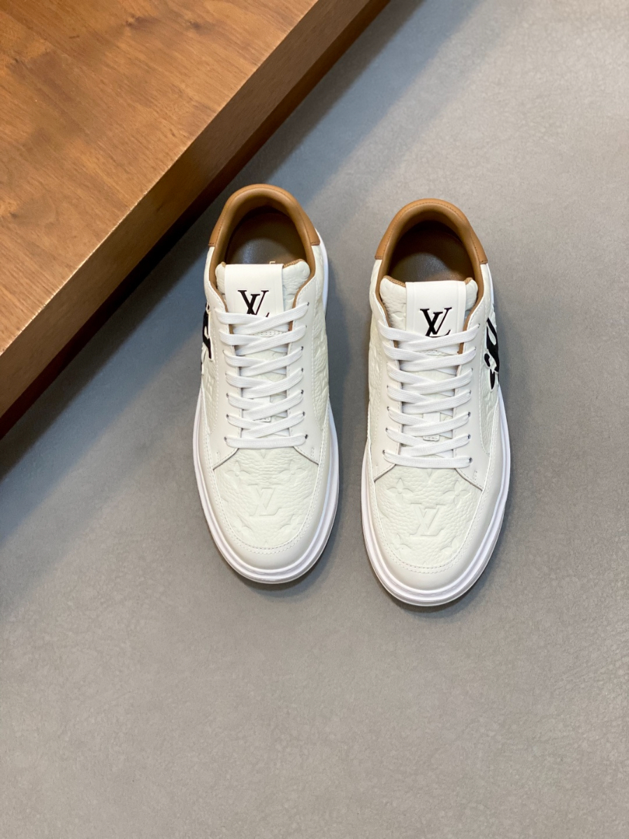 Louis Vuitton 루이비통 남성 미드탑 스니커즈 2