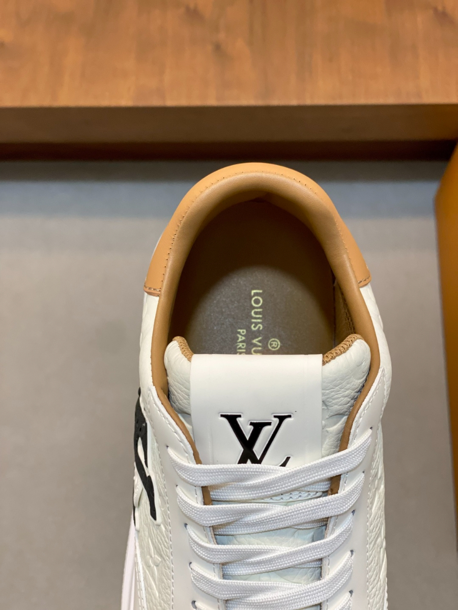 Louis Vuitton 루이비통 남성 미드탑 스니커즈 7