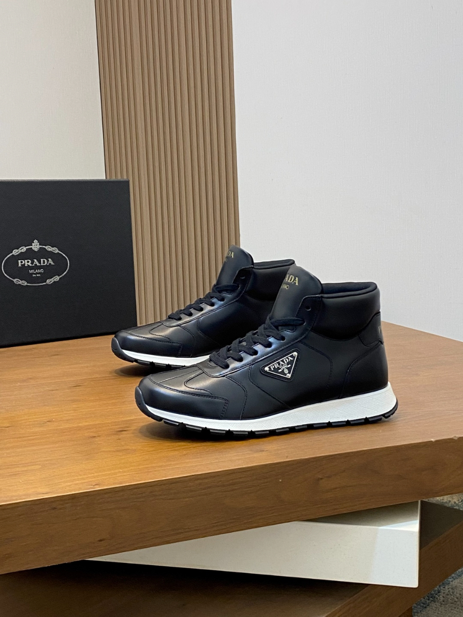Prada 프라다 남성 가죽 하이탑 스니커즈 1