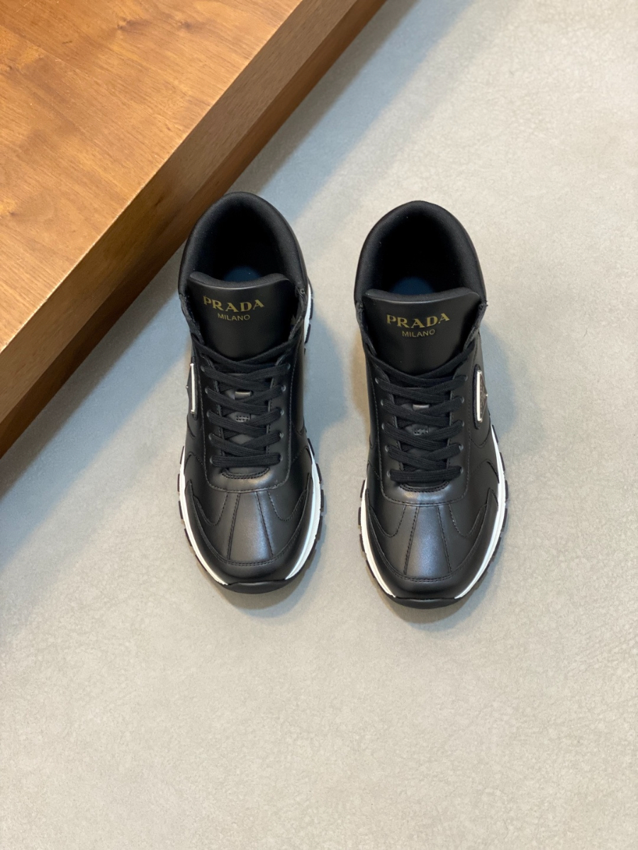 Prada 프라다 남성 가죽 하이탑 스니커즈 2