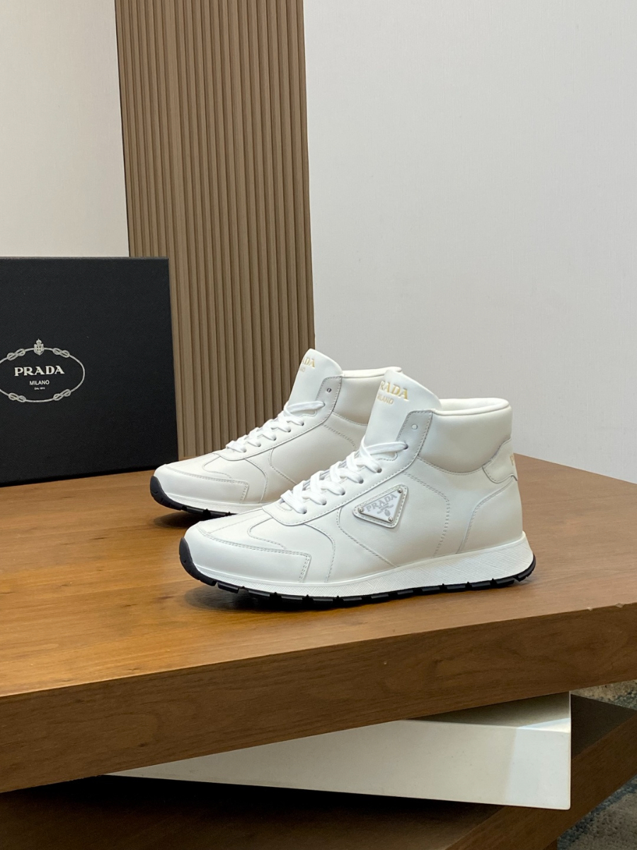 Prada 프라다 남성 가죽 하이탑 스니커즈 1