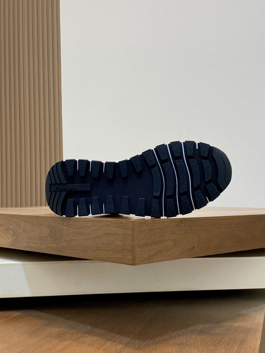 Prada 프라다 남성 가죽 하이탑 스니커즈 9