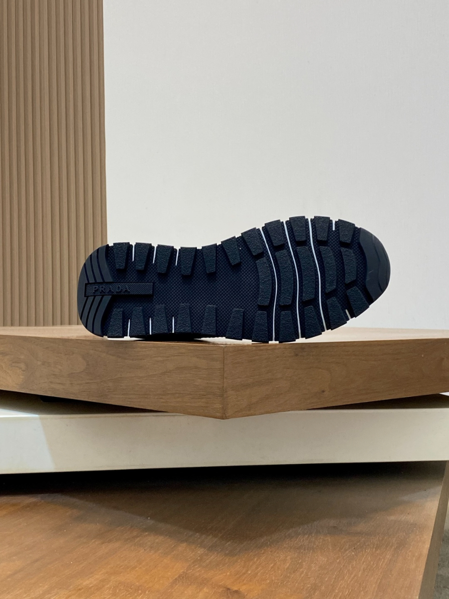 Prada 프라다 남성 소가죽 메쉬 트라이앵글 로고 스니커즈 9