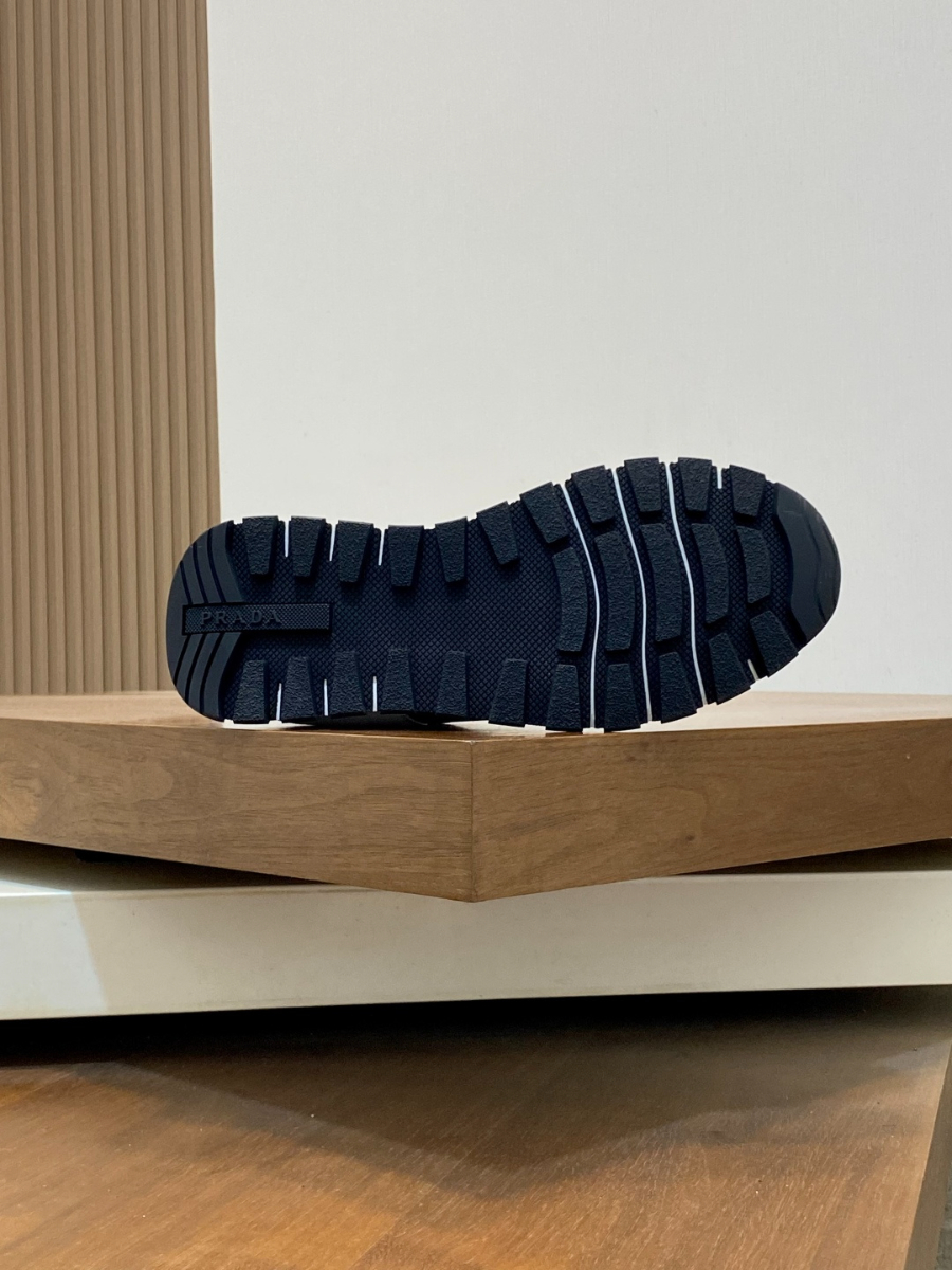 Prada 프라다 남성 소가죽 메쉬 트라이앵글 로고 스니커즈 9
