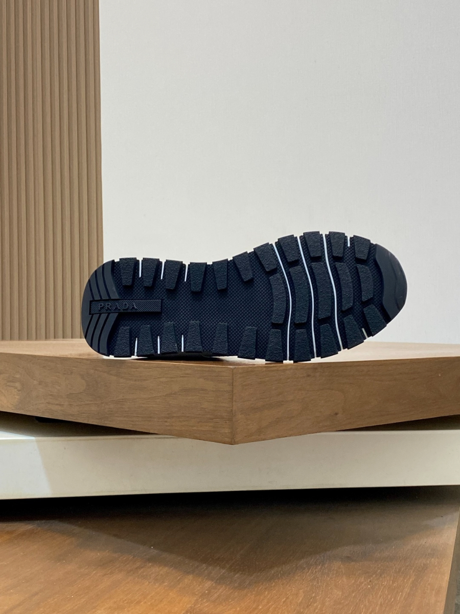 Prada 프라다 남성 소가죽 메쉬 트라이앵글 로고 스니커즈 9