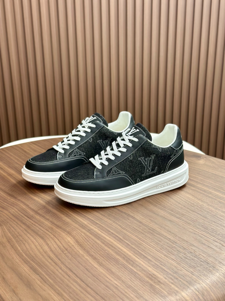 Louis Vuitton 루이비통 LV 모노그램 로우탑 스니커즈 3