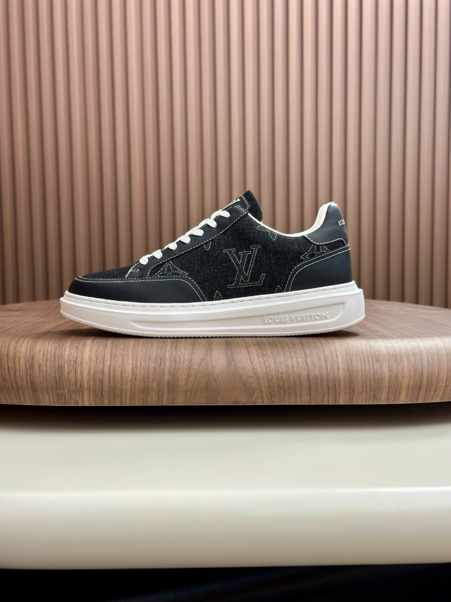 Louis Vuitton 루이비통 LV 모노그램 로우탑 스니커즈 4