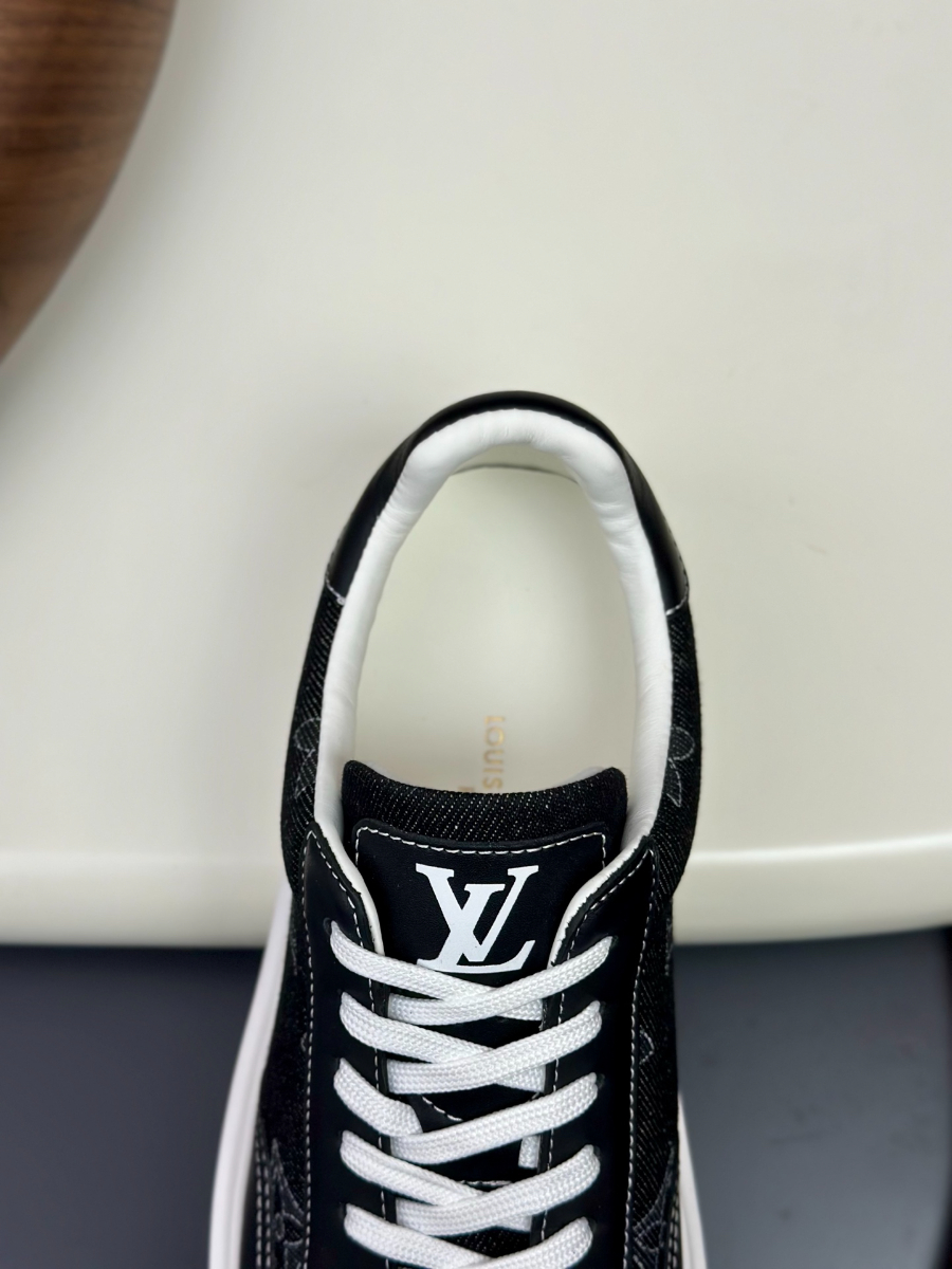 Louis Vuitton 루이비통 LV 모노그램 로우탑 스니커즈 9