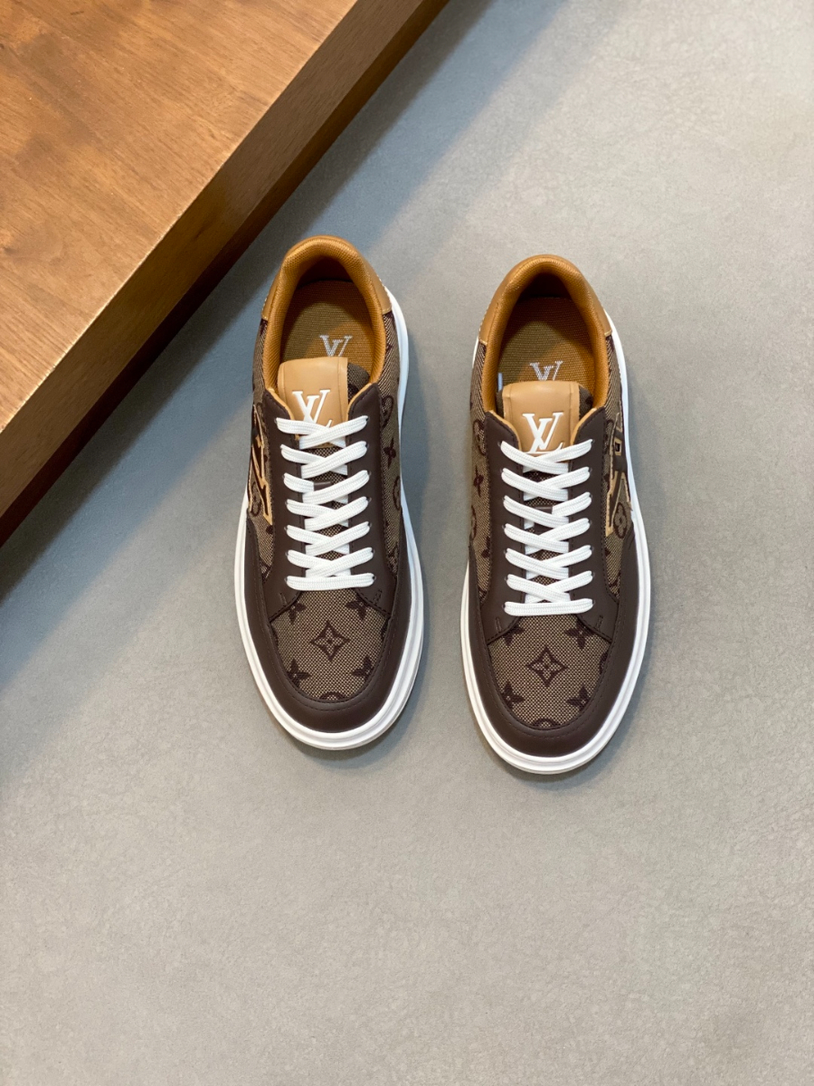 Louis Vuitton 루이비통 남성 모노그램 로고 스니커즈 2