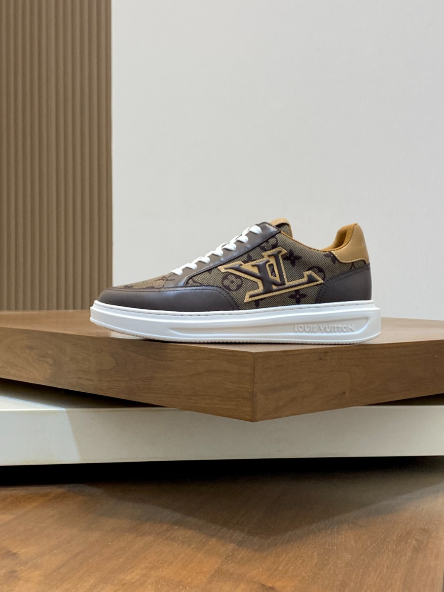 Louis Vuitton 루이비통 남성 모노그램 로고 스니커즈 3