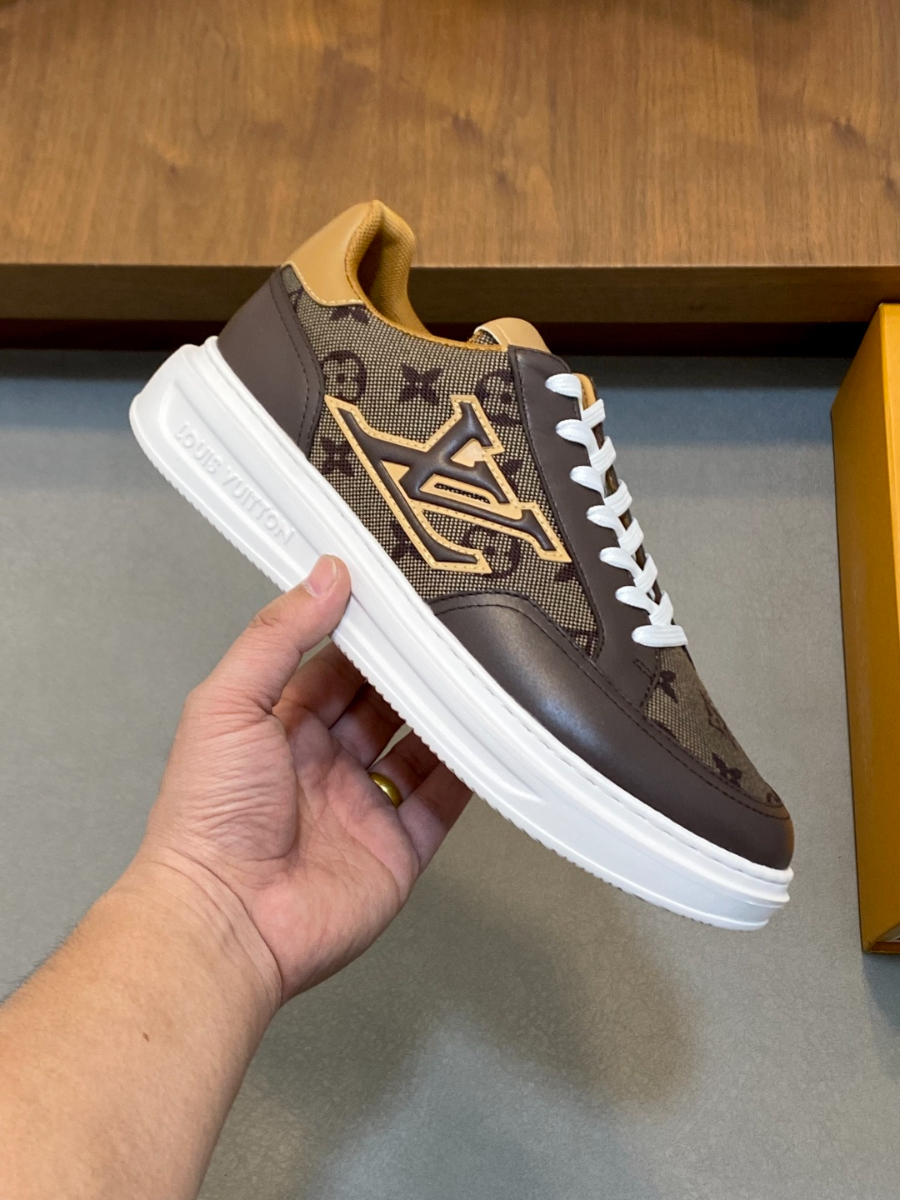 Louis Vuitton 루이비통 남성 모노그램 로고 스니커즈 4