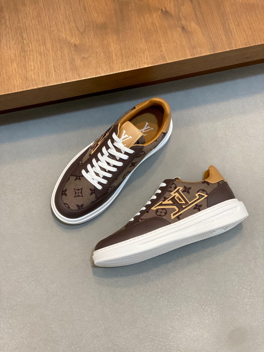 Louis Vuitton 루이비통 남성 모노그램 로고 스니커즈 5