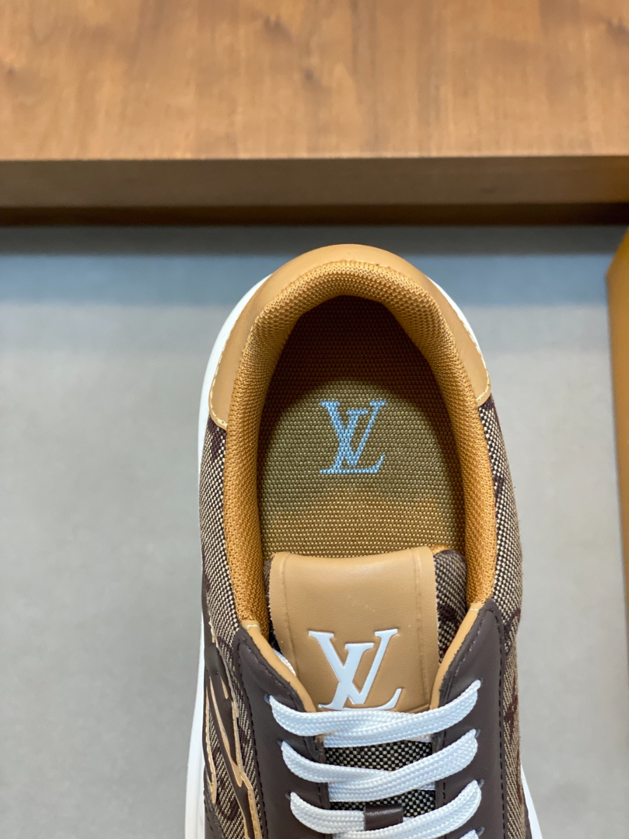 Louis Vuitton 루이비통 남성 모노그램 로고 스니커즈 7