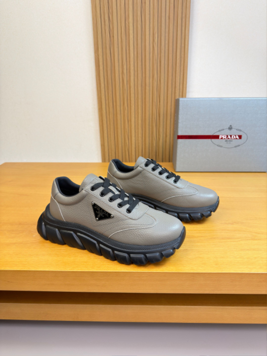 PRADA 프라다 남성 레더 러닝 스니커즈 3