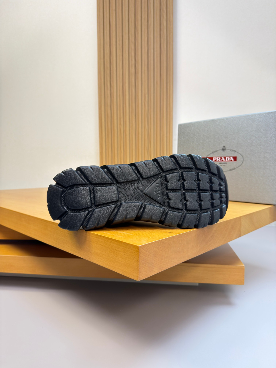 PRADA 프라다 남성 레더 러닝 스니커즈 10