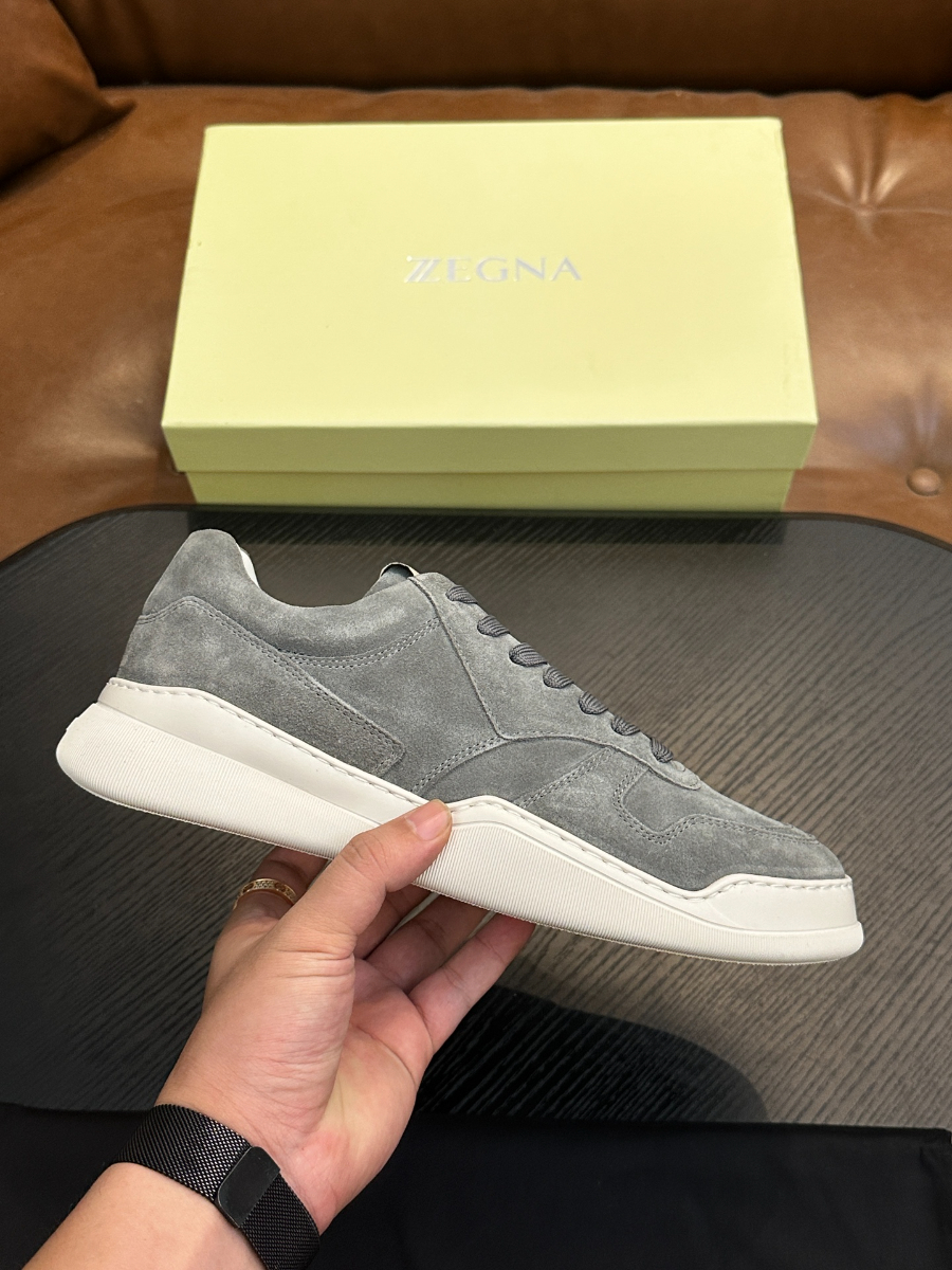 ZEGNA 그레이 스웨이드 로우탑 스니커즈 2