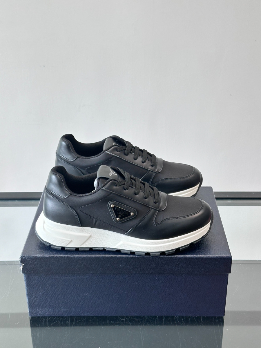 Prada 프라다 남성 스포츠 캐주얼 스니커즈 2