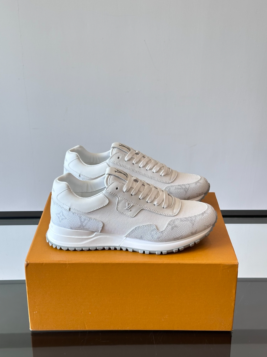 Louis Vuitton Run Away Sneakers 루이 비통 런 어웨이 스니커즈 화이트 1