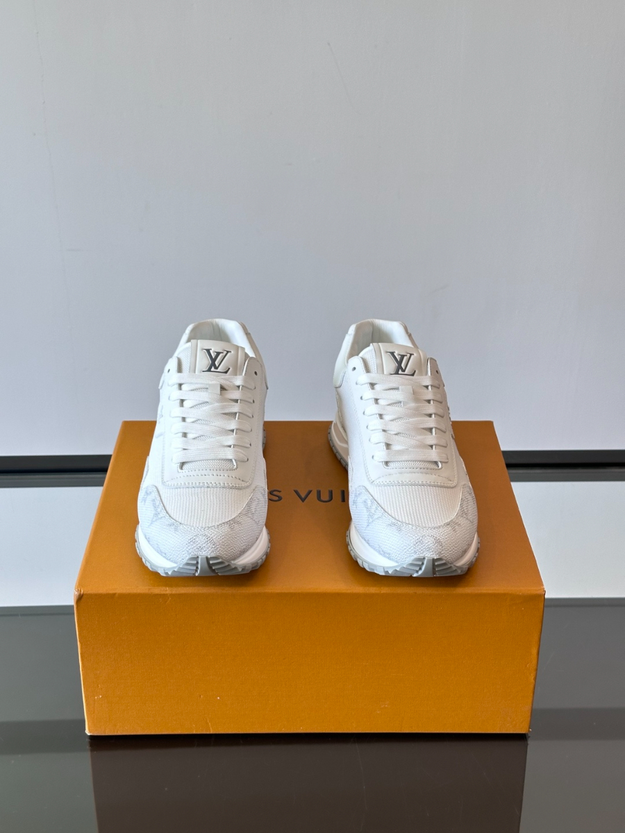 Louis Vuitton Run Away Sneakers 루이 비통 런 어웨이 스니커즈 화이트 2