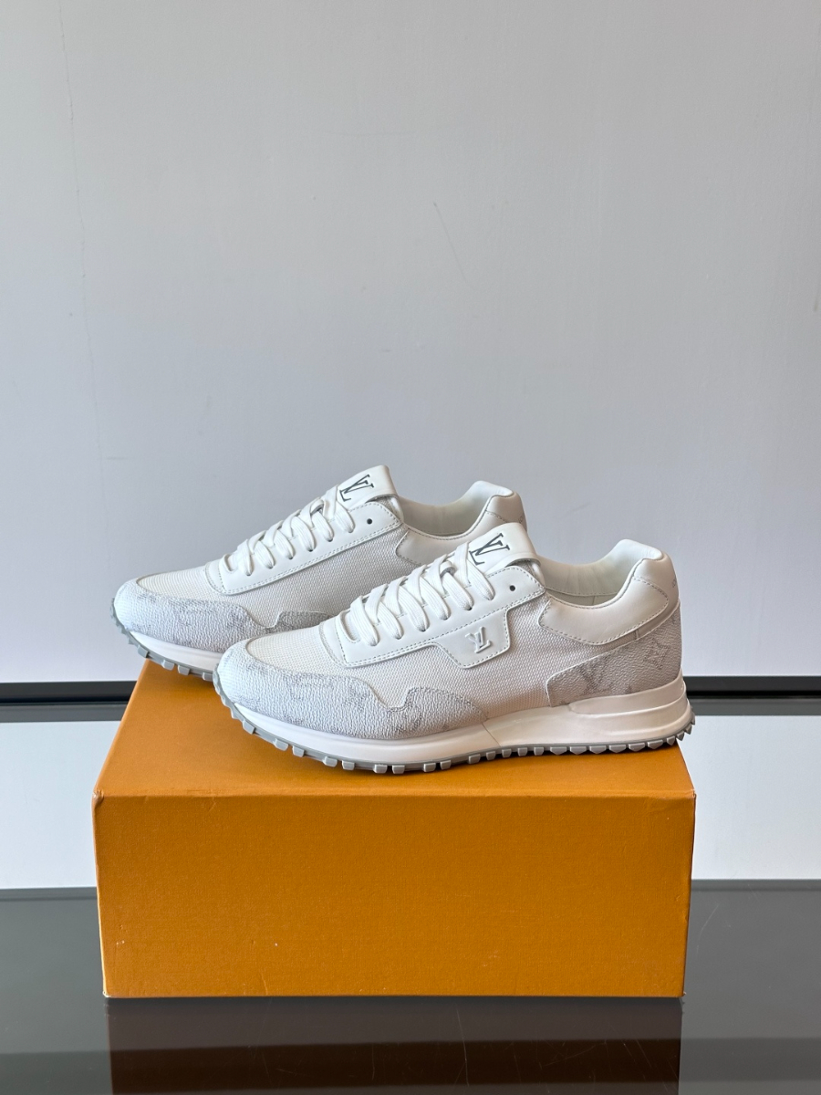 Louis Vuitton Run Away Sneakers 루이 비통 런 어웨이 스니커즈 화이트 3