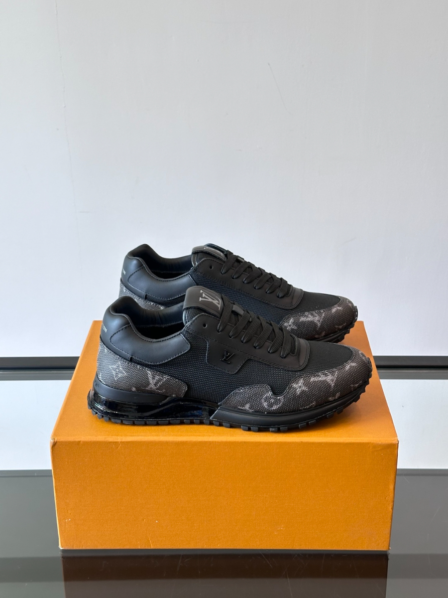 Louis Vuitton Run Away Sneakers 루이 비통 런 어웨이 스니커즈 블랙 1