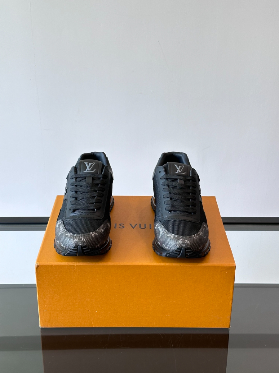 Louis Vuitton Run Away Sneakers 루이 비통 런 어웨이 스니커즈 블랙 2
