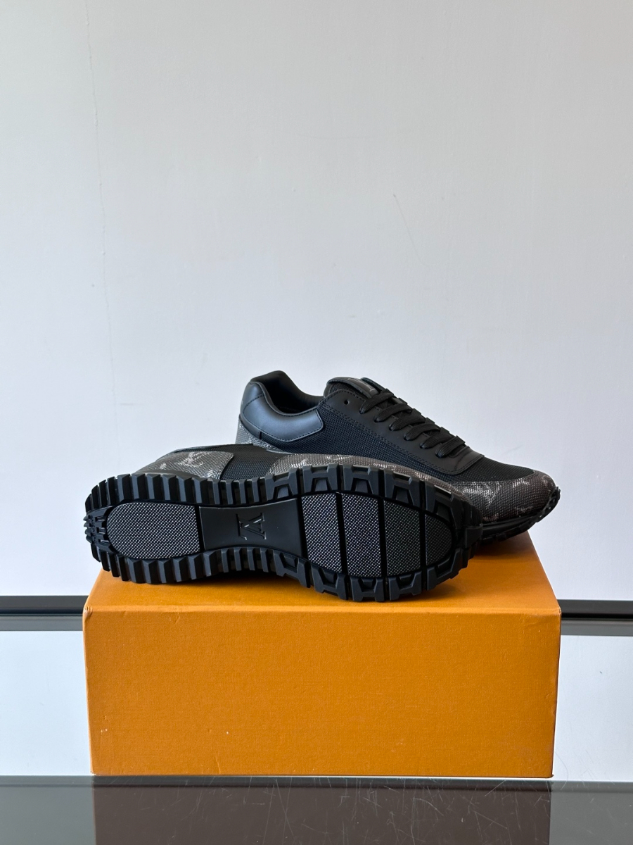 Louis Vuitton Run Away Sneakers 루이 비통 런 어웨이 스니커즈 블랙 9