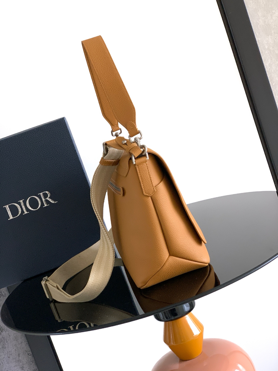 Dior Privé Flap Messenger Bag Dior Icons Calfskin Camel 디올 프리베 플랩 메신저백 디올 아이콘 카프스킨 카멜 33cm 5