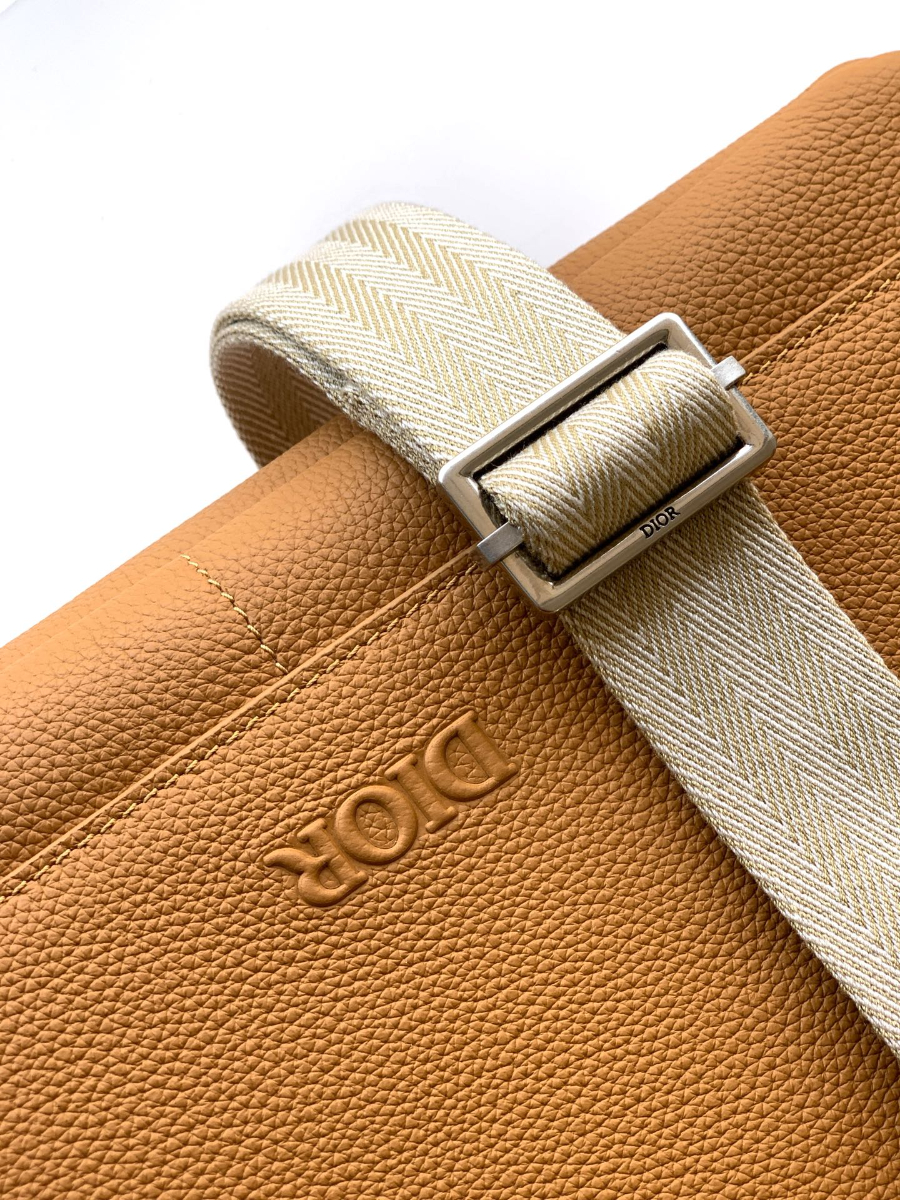 Dior Privé Flap Messenger Bag Dior Icons Calfskin Camel 디올 프리베 플랩 메신저백 디올 아이콘 카프스킨 카멜 33cm 9