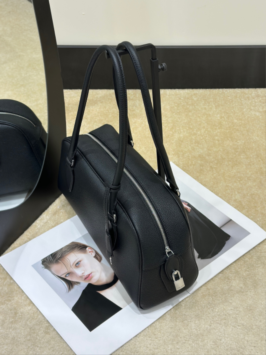 The Row EW India Bag 더 로우 EW 인디아 Bonaudo 토트백 블랙 32cm 2