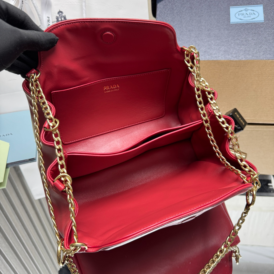 PRADA Tumulte Nappa Leather Shoulder Bag 프라다 투물테 나파 가죽 숄더백 레드1BD395 24cm 8