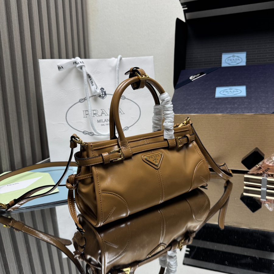 PRADA Re-Edition 1995 Mini Patent Leather 프라다 리에디션 1995 미니 페이턴트 레더 토트백 1BA486 브라운 23cm 3