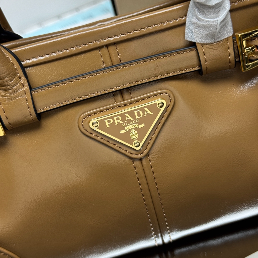 PRADA Re-Edition 1995 Mini Patent Leather 프라다 리에디션 1995 미니 페이턴트 레더 토트백 1BA486 브라운 23cm 5